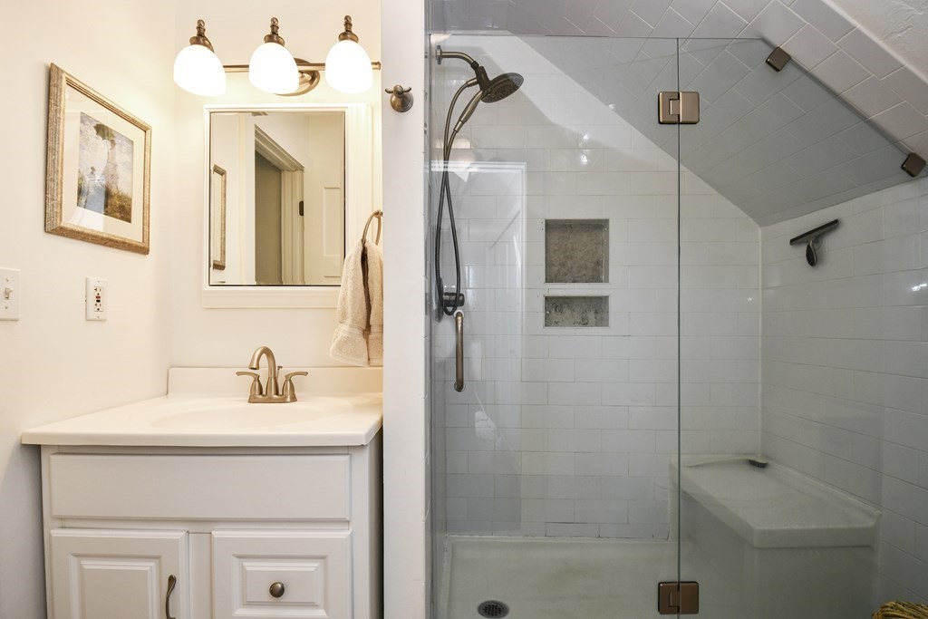 409 Bridle Path Worcester, MA 01604 - Photo 20 of 32 Gallery Image 20