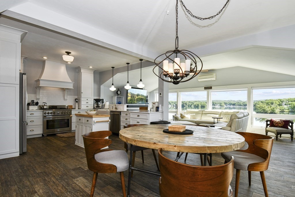 409 Bridle Path Worcester, MA 01604 - Photo 6 of 32 Gallery Image 6