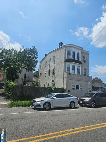 $800,000 | 310-312 Vreeland Avenue, Paterson, NJ 07513