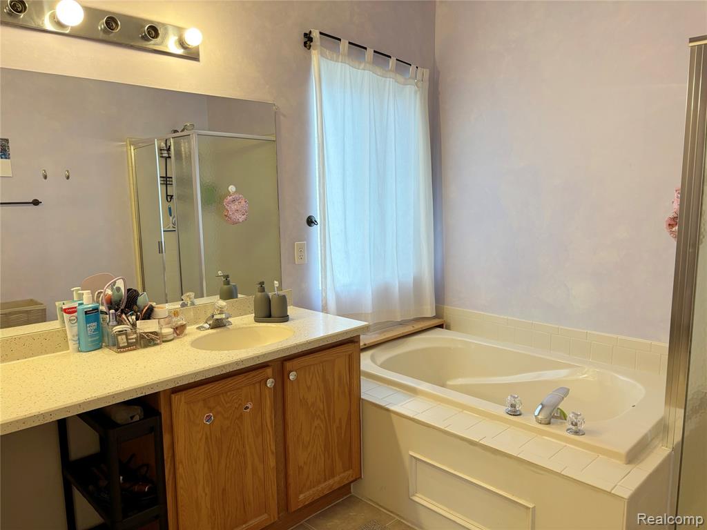 2108 Lagoon Drive Rochester, MI 48309 - Photo 10 of 20