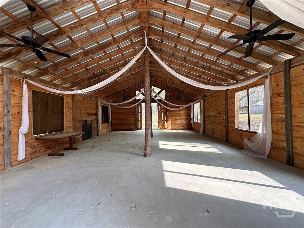 1104 Farm Road Colbert, GA 30628 - Photo 27 of 39 Large Barn