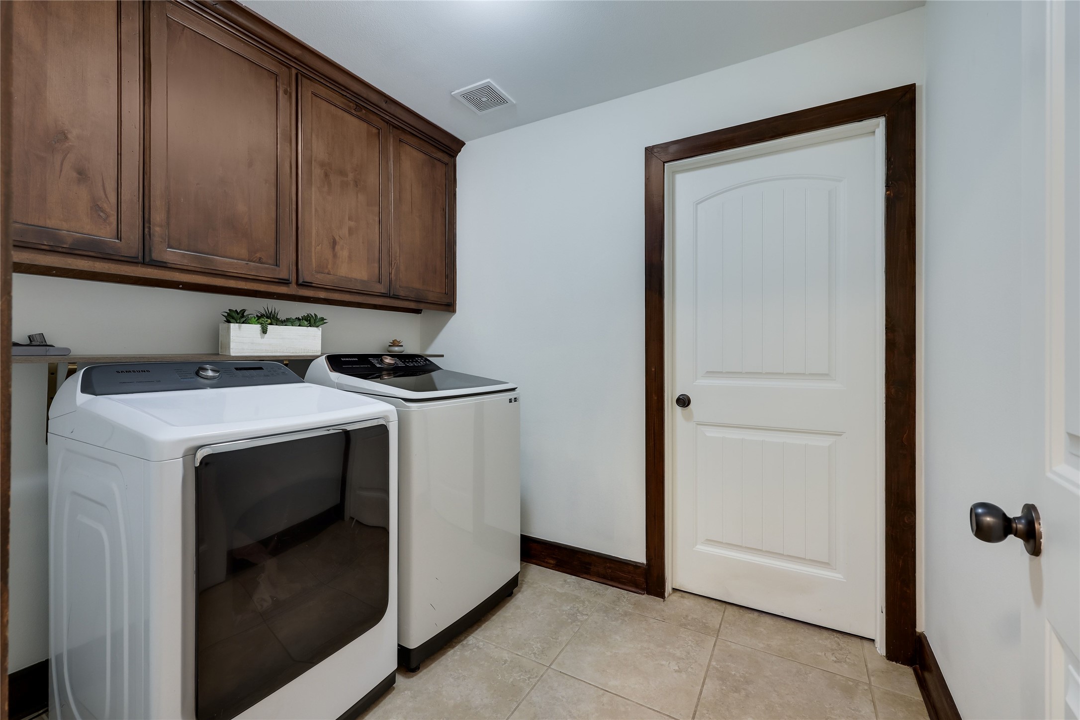 116 Apache Trail Georgetown, TX 78633 - Photo 22 of 40 Main House Laundry