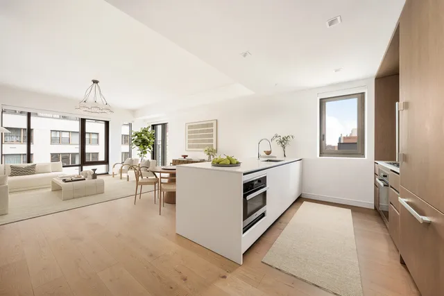 $3,050,000 | 200 East 21st Street, Unit 12D | Gramercy