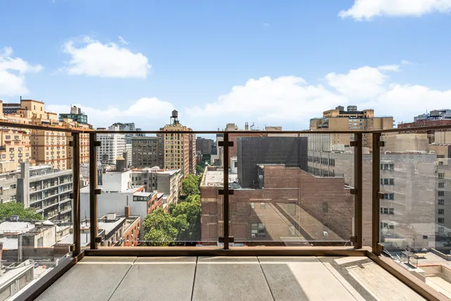 $3,050,000 | 200 East 21st Street, Unit 12D | Gramercy