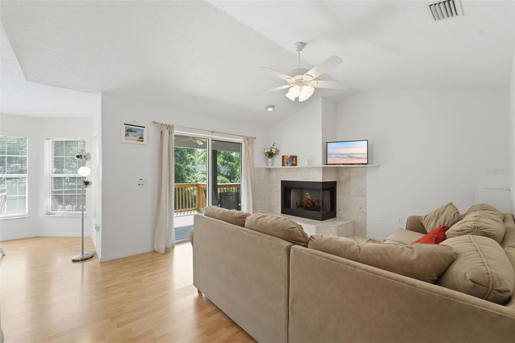 393 South Dexter Avenue DeLand, FL 32720 - Photo 13 of 38