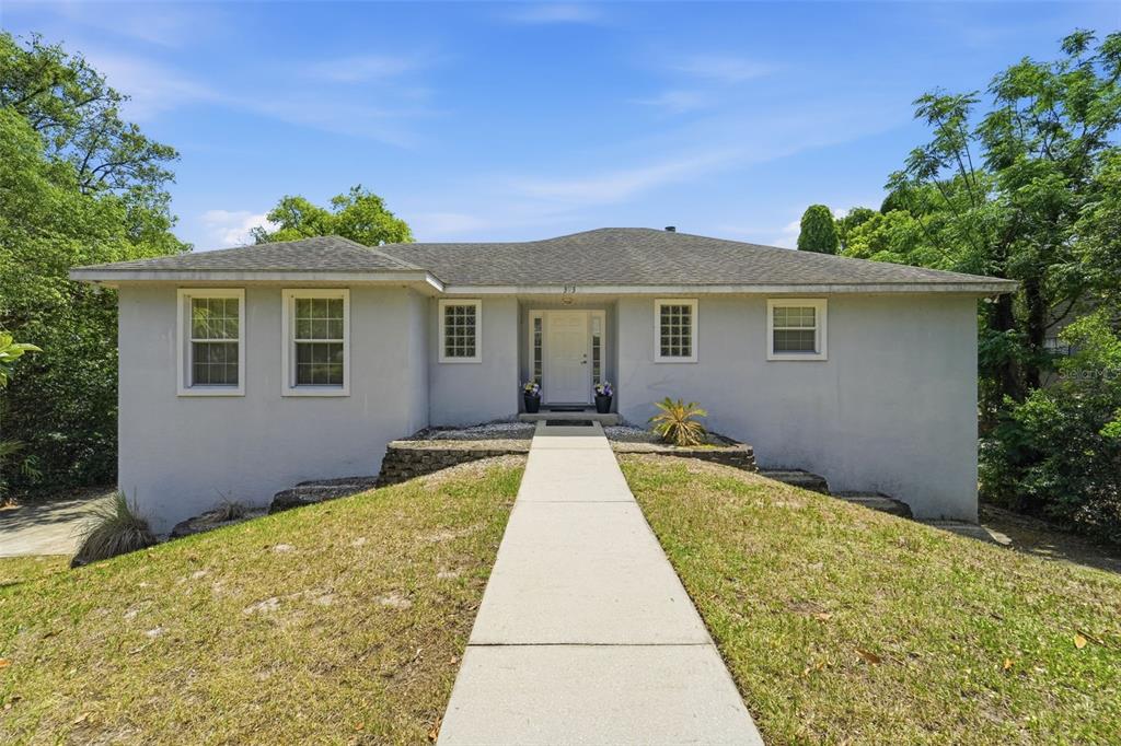 393 South Dexter Avenue DeLand, FL 32720 - Photo 2 of 38