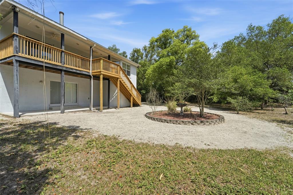 393 South Dexter Avenue DeLand, FL 32720 - Photo 7 of 38
