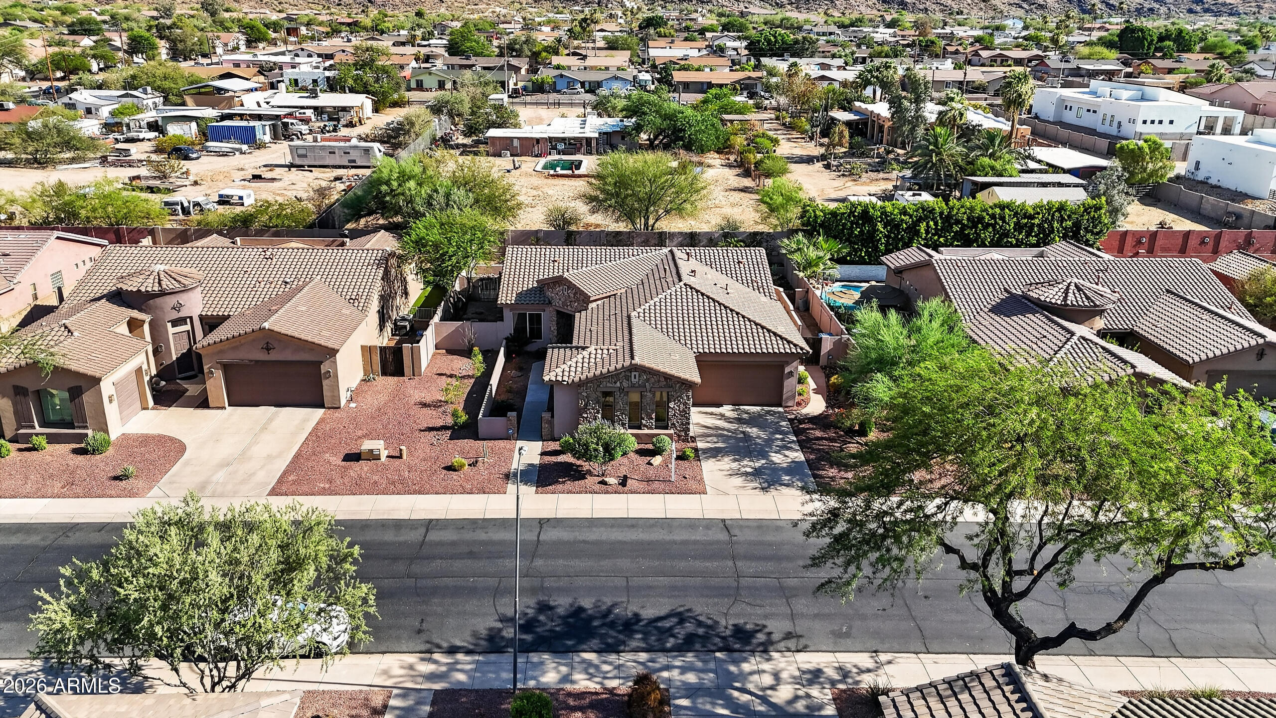 1915 East Latona Road Phoenix, AZ 85042 - Photo 4 of 48
