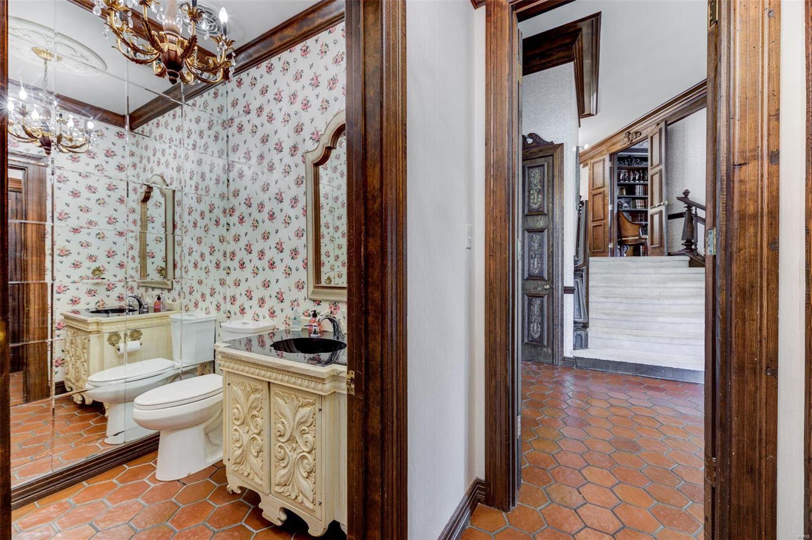 10 Upper Barnes Road St. Louis, MO 63124 - Photo 20 of 42