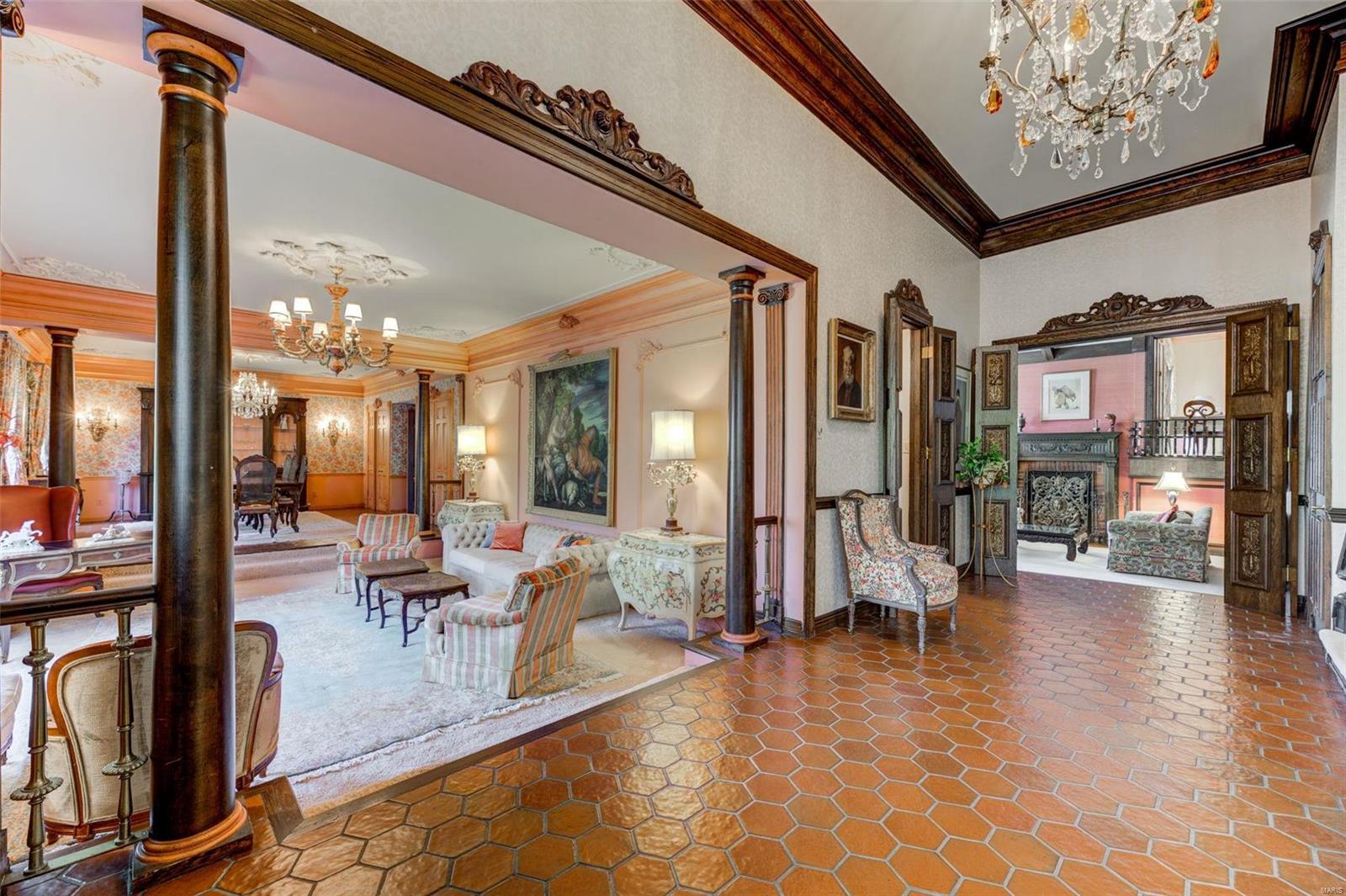 10 Upper Barnes Road St. Louis, MO 63124 - Photo 8 of 42