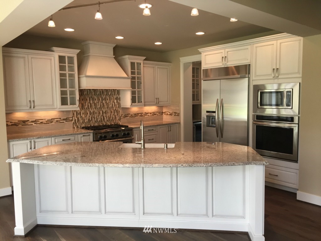 10412 148th Avenue Southeast Renton, WA 98059 - Photo 2 of 18