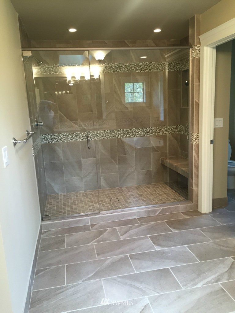 10412 148th Avenue Southeast Renton, WA 98059 - Photo 11 of 18