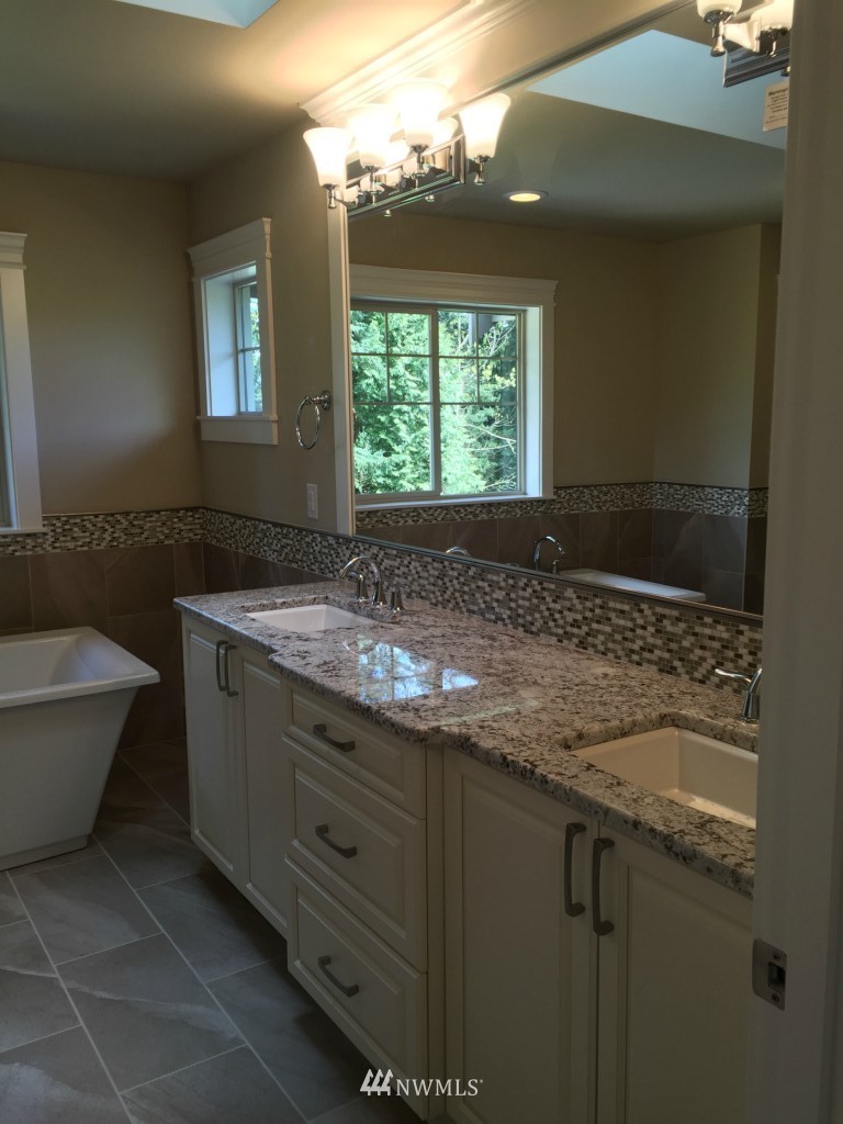 10412 148th Avenue Southeast Renton, WA 98059 - Photo 13 of 18