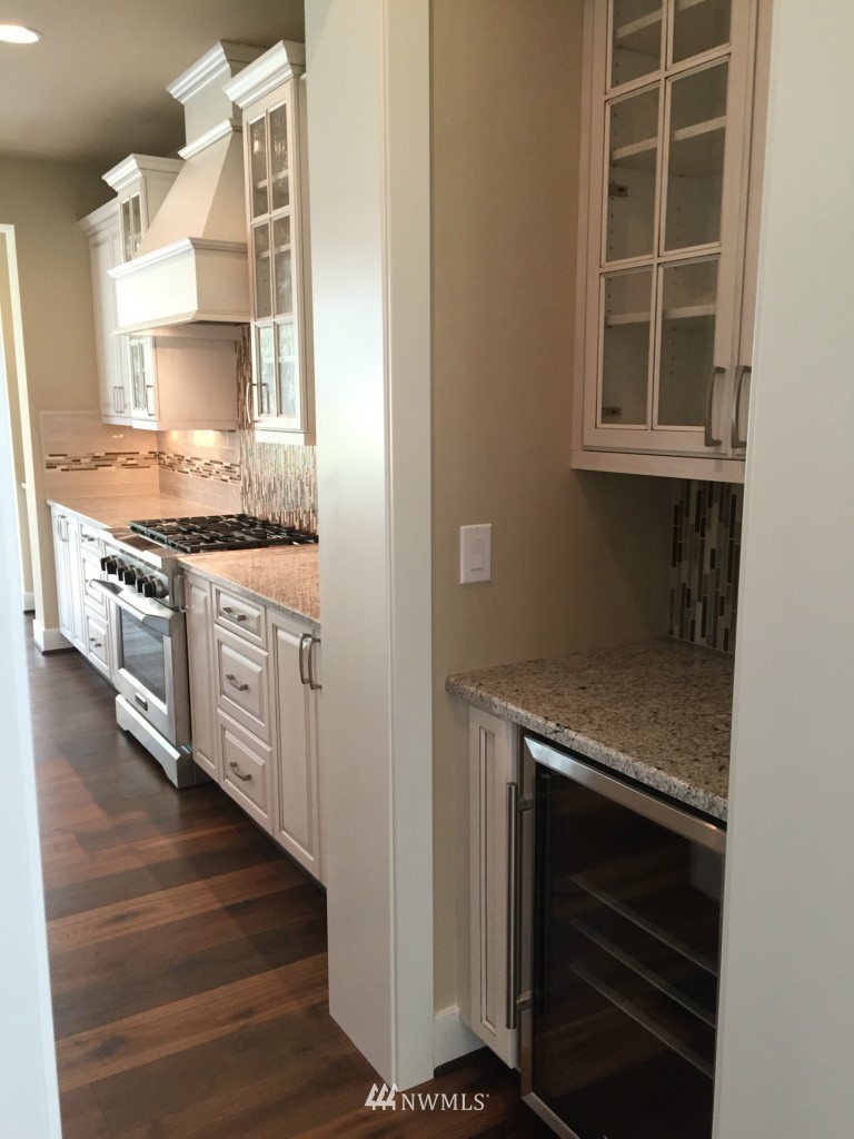 10412 148th Avenue Southeast Renton, WA 98059 - Photo 5 of 18