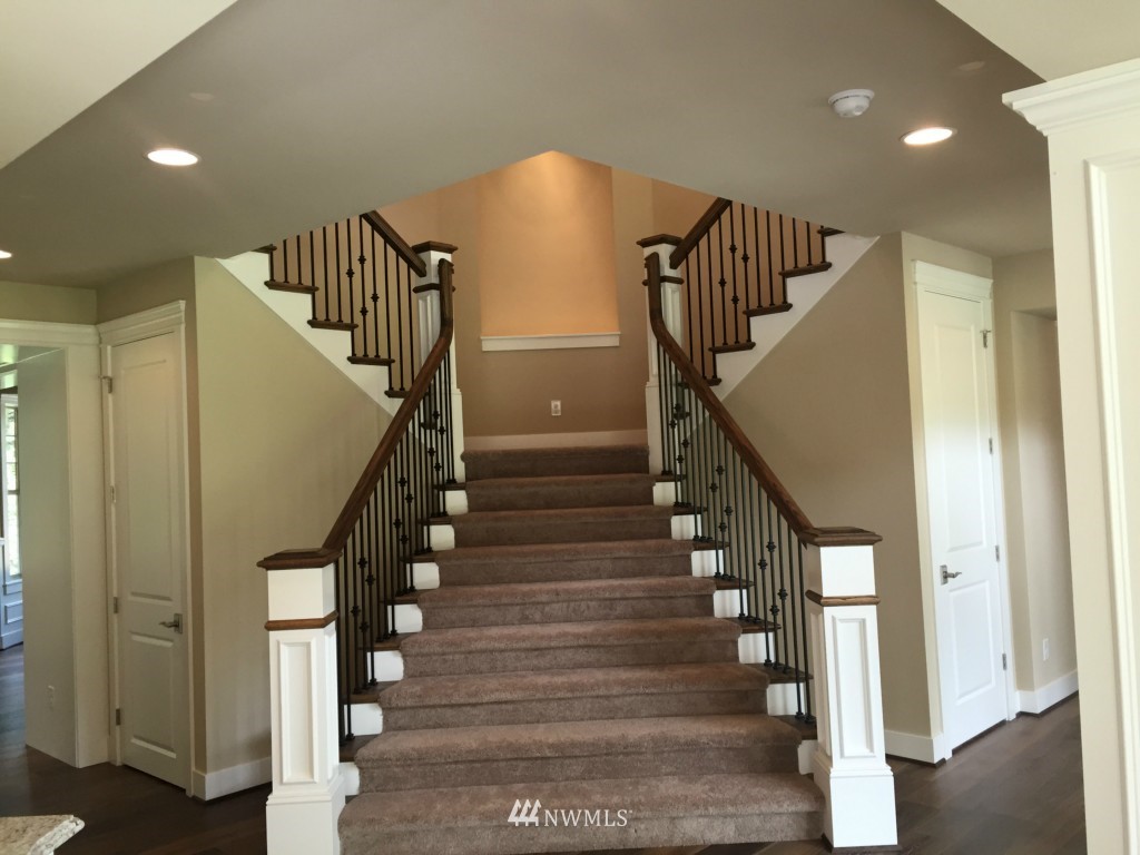 10412 148th Avenue Southeast Renton, WA 98059 - Photo 9 of 18