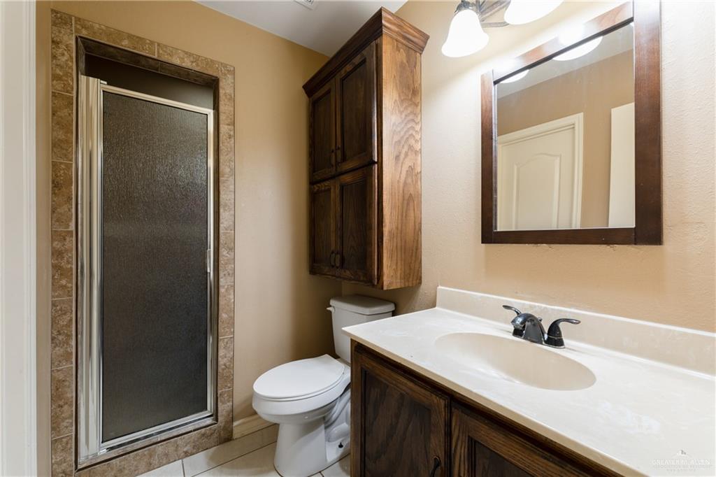 28177 Glenview Road Rio Hondo, TX 78583 - Photo 11 of 23 Master Bath