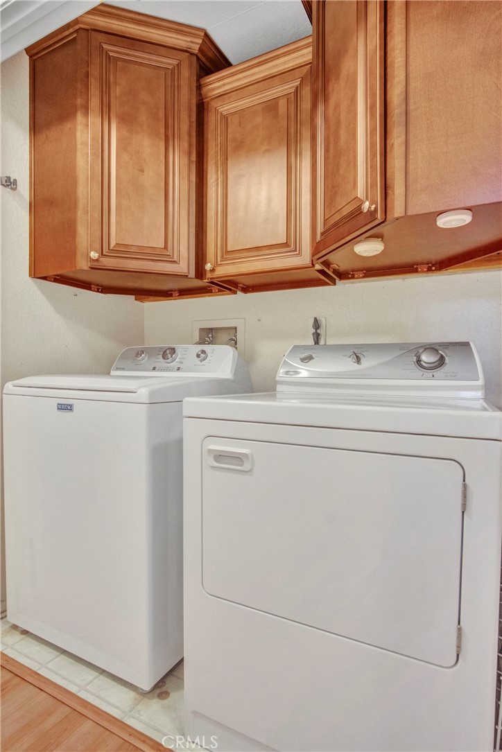 2571 Plaza Del Amo, Unit 107 Torrance, CA 90503 - Photo 21 of 33 a utility room with dryer and washer