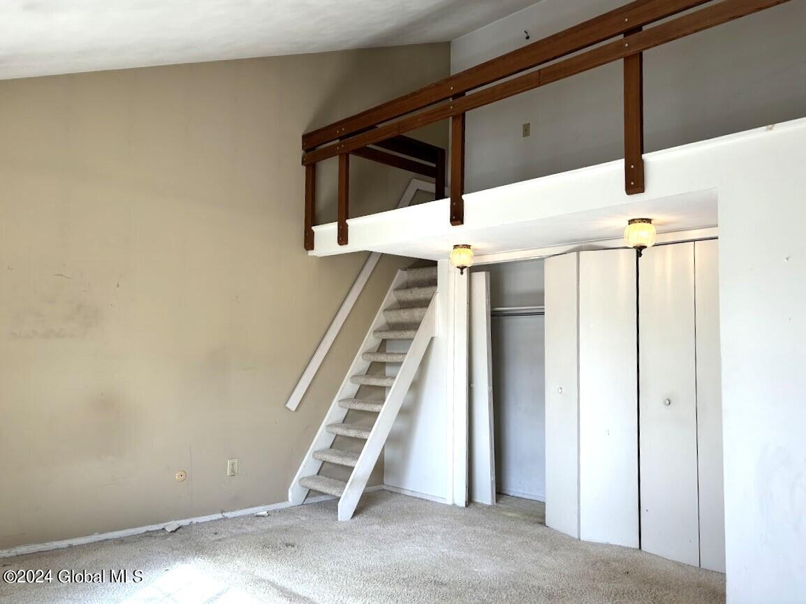 31 Oak Road Bethlehem, NY 12054 - Photo 6 of 51 Master bedroom 1