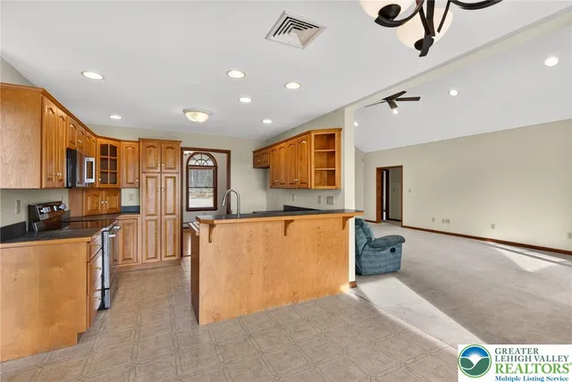 $609,900 | 3338 Spring Valley Road, Slatington, PA 18080