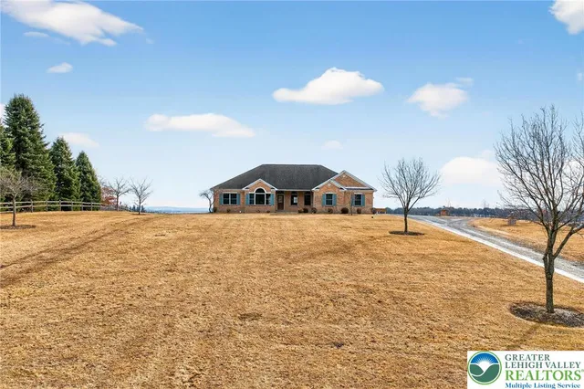 $609,900 | 3338 Spring Valley Road, Slatington, PA 18080