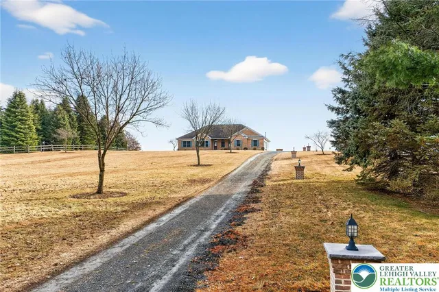 $609,900 | 3338 Spring Valley Road, Slatington, PA 18080