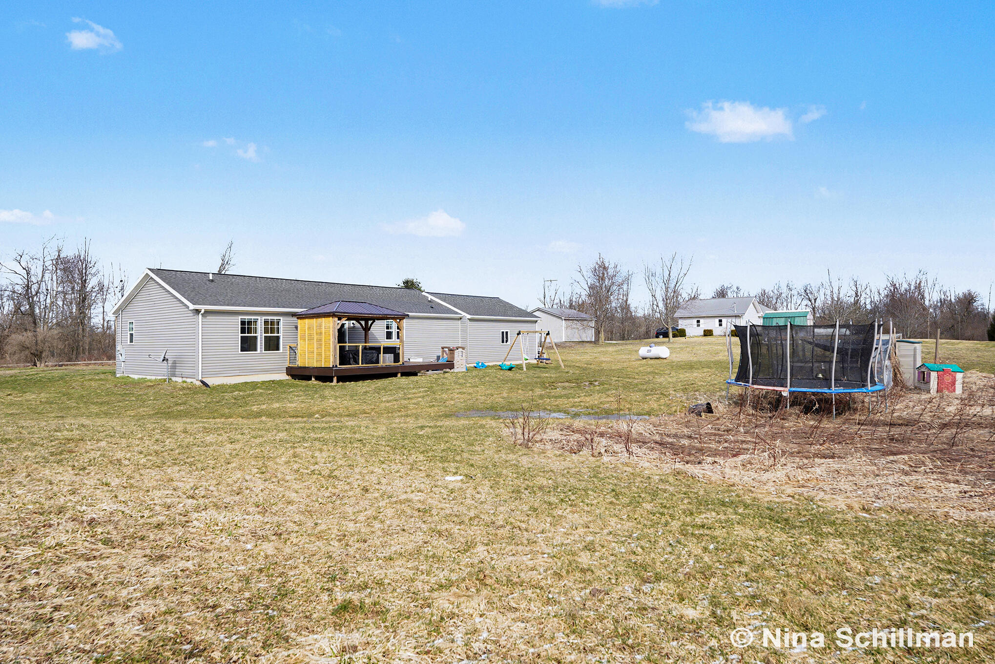 2406 Newaygo Road Kent City, MI 49330 - Photo 5 of 20 DSC00468