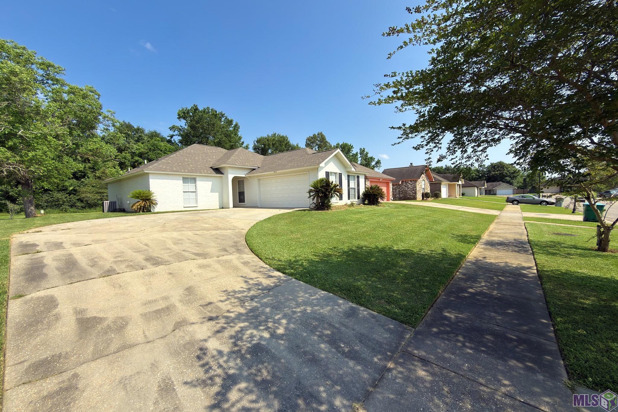 802 Rue Michelle Baker, LA 70714 - Photo 2 of 28