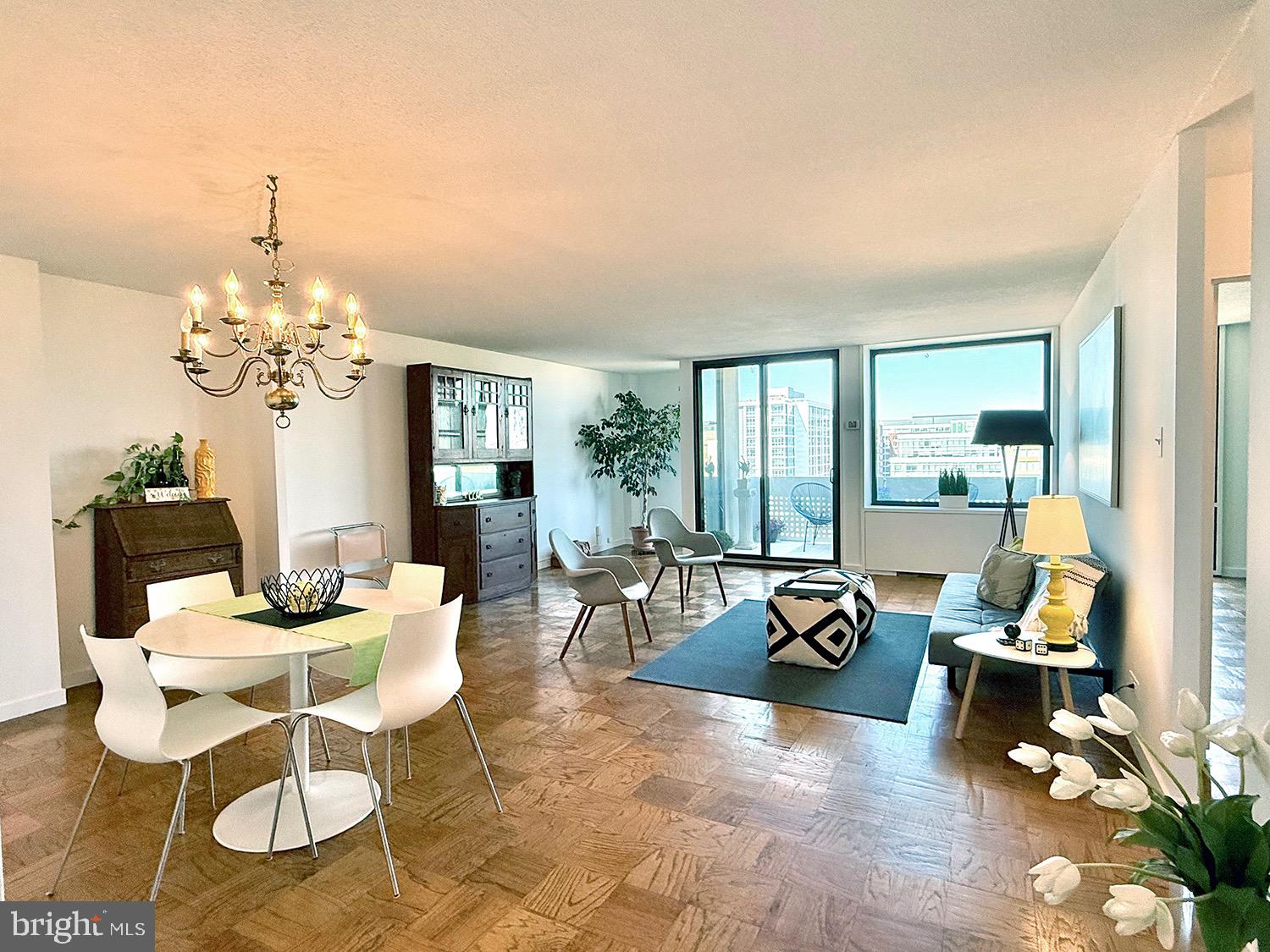 1245 4th Street Southwest, Unit E800 Washington, DC 20024 - Photo 2 of 35 Contemporary living Space