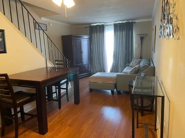 $1,300 | 3805 Houma Boulevard, Unit 233, Metairie, LA 70006
