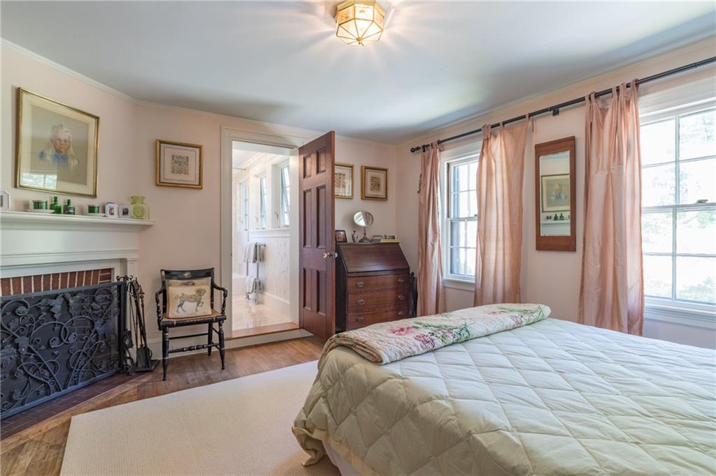 279 Foreside Road Falmouth, ME 04105 - Photo 21 of 38 Primary Suite