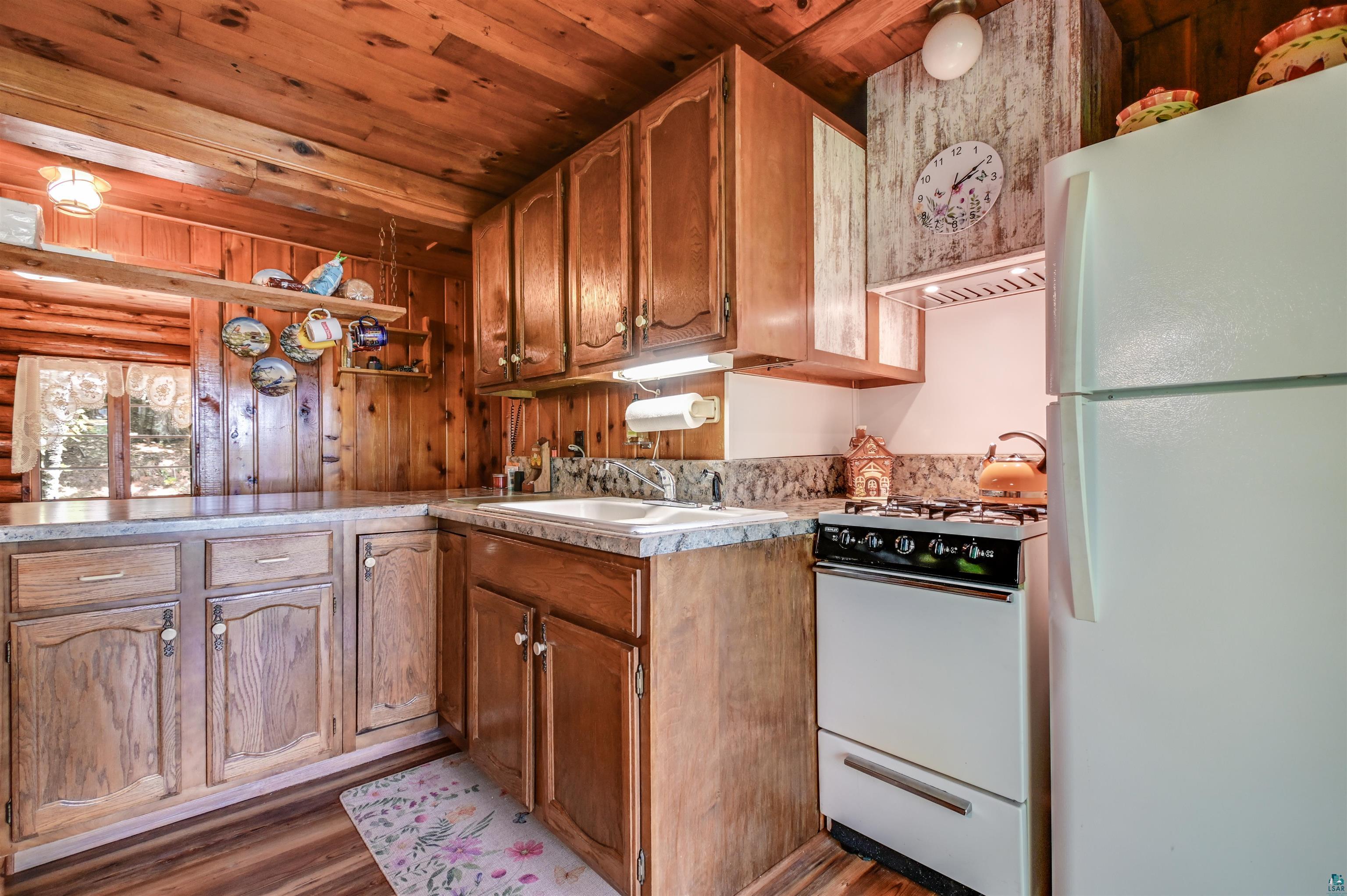 65720 East Pinecrest Road Iron River, WI 54847 - Photo 5 of 32