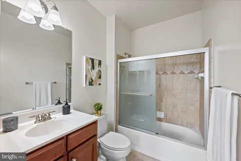 $599,900 | 400 Cameron Station Boulevard, Unit 202, Alexandria, VA 22304