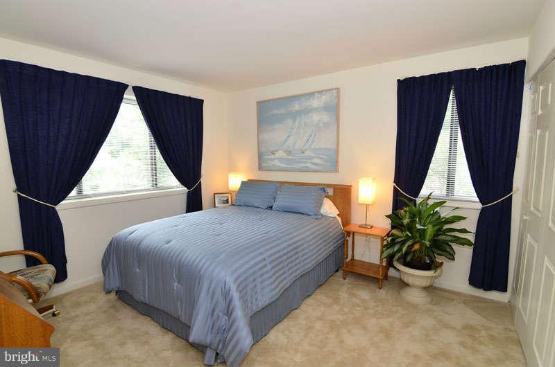 11800 Riders Lane Reston, VA 20191 - Photo 14 of 23 Bedroom