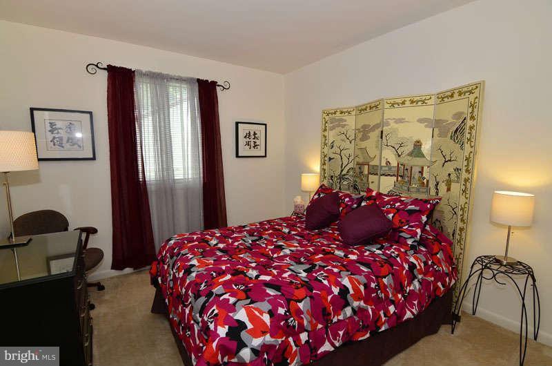 11800 Riders Lane Reston, VA 20191 - Photo 16 of 23 Bedroom