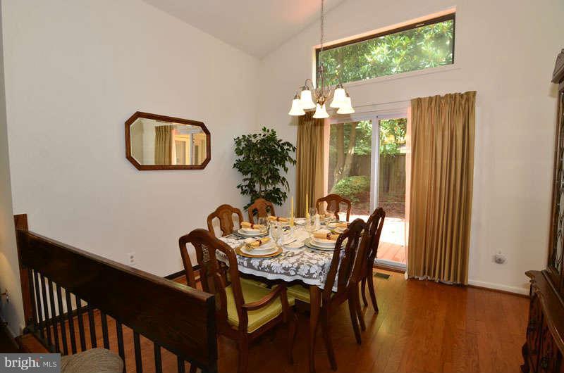11800 Riders Lane Reston, VA 20191 - Photo 6 of 23 Dining Room