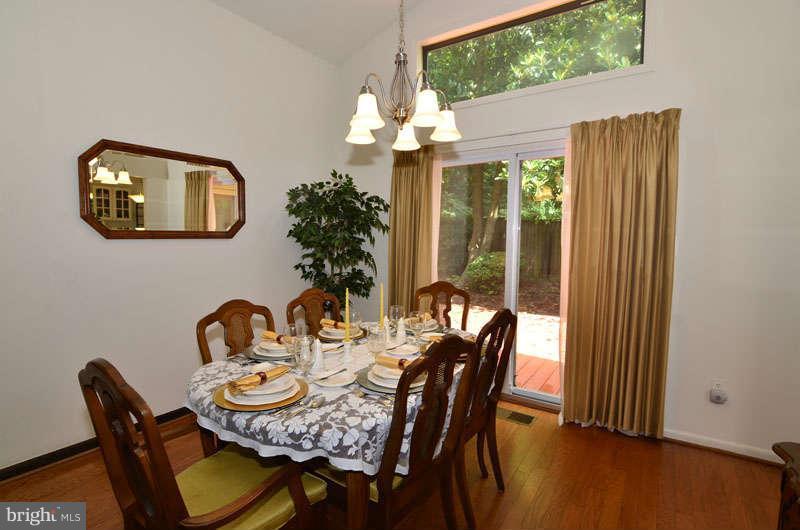 11800 Riders Lane Reston, VA 20191 - Photo 7 of 23 Dining Room