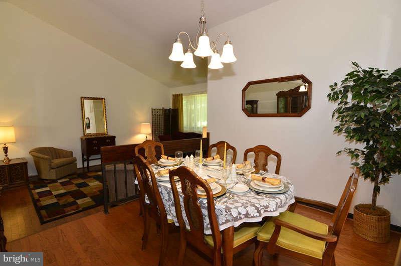 11800 Riders Lane Reston, VA 20191 - Photo 8 of 23 Dining Room