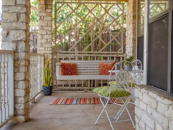 a view of an outdoor space