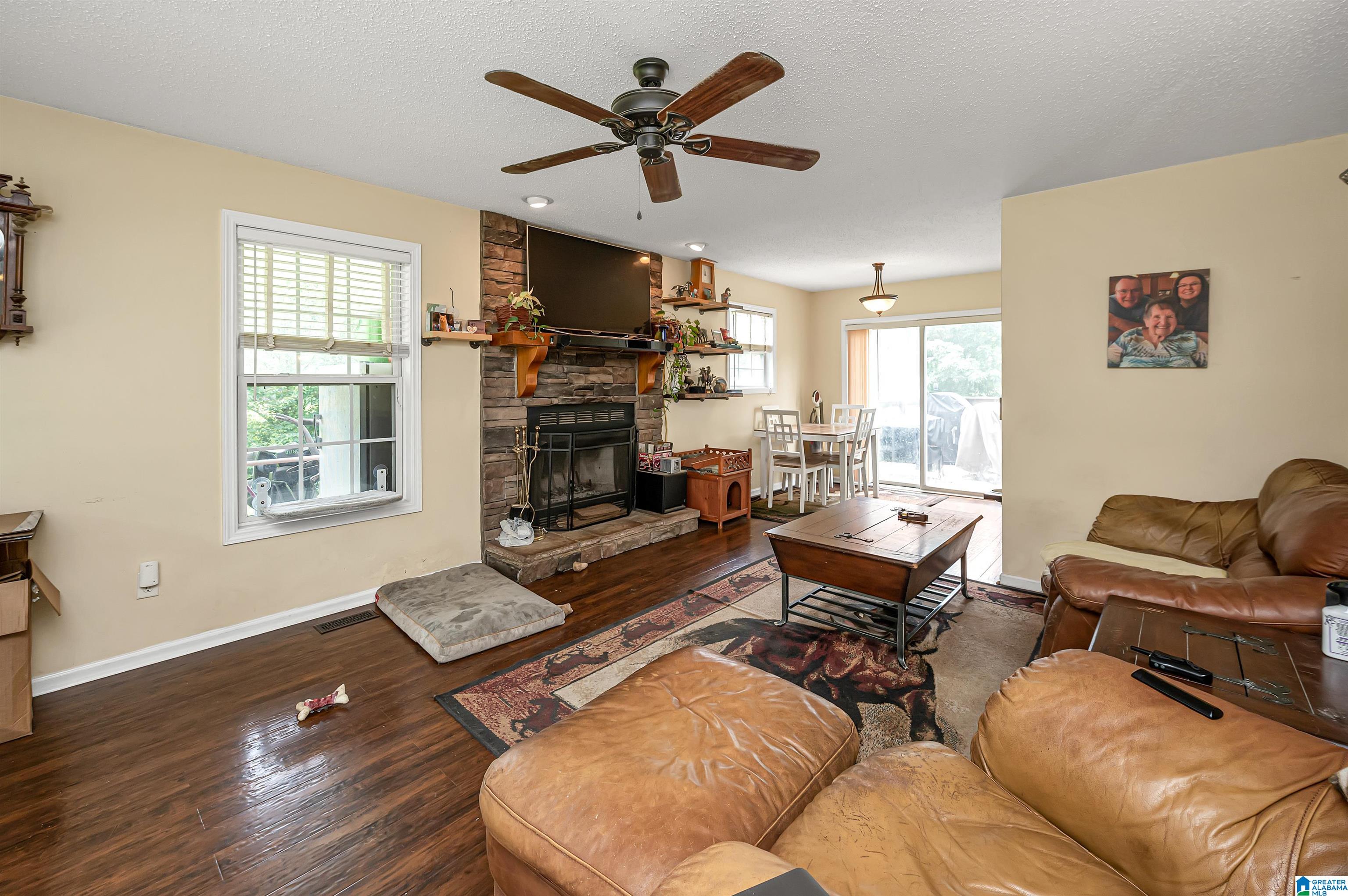 381 Hunters Crossing Road Odenville, AL 35120 - Photo 8 of 48