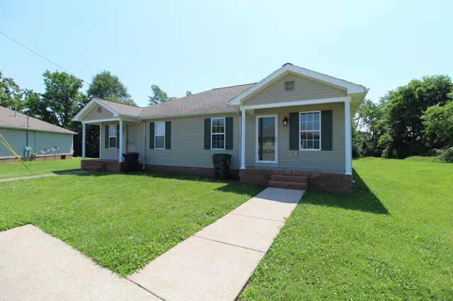 $950 | 915 L C Avenue, Hopkinsville, KY 42240