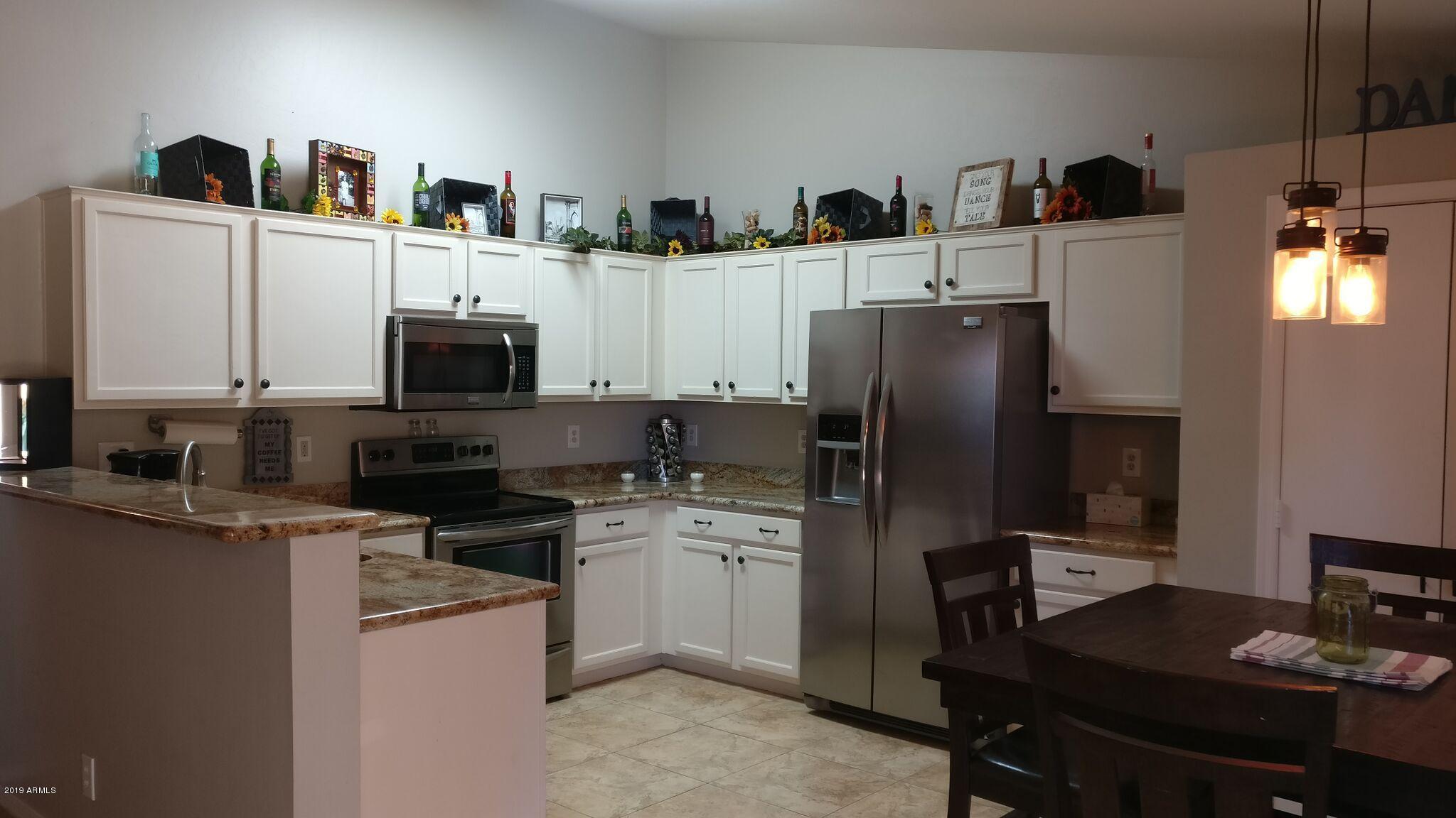 2046 East Ranch Court Gilbert, AZ 85296 - Photo 3 of 18 Kitchen