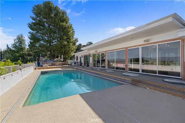 $3,229,000 | 16015 Jeanne Lane, Encino, CA 91436