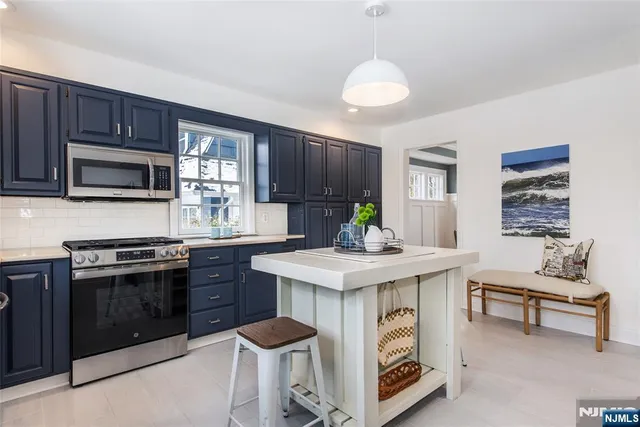 $1,299,000 | 25 Melrose Place, Montclair, NJ 07042