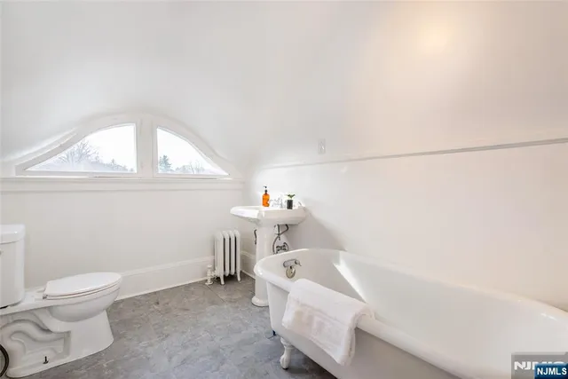 $1,299,000 | 25 Melrose Place, Montclair, NJ 07042