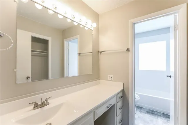 $1,600 | 18003 East 12th Street North, Independence, MO 64056