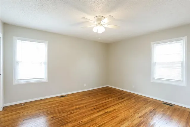 $1,600 | 18003 East 12th Street North, Independence, MO 64056