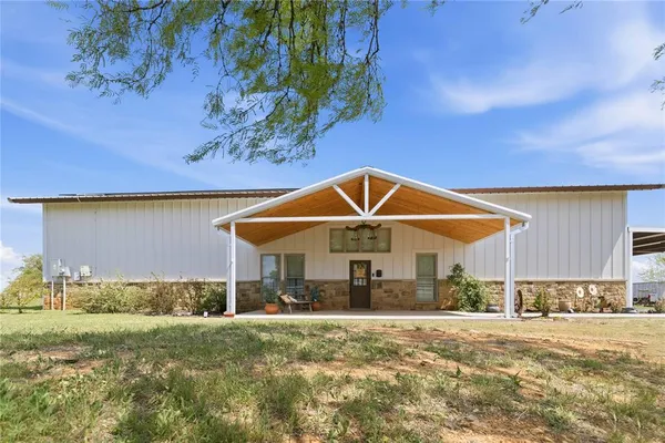 $410,000 | 1601 County Road 156, Bangs, TX 76823