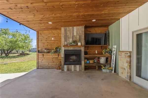 $410,000 | 1601 County Road 156, Bangs, TX 76823