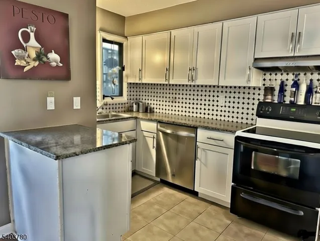 $2,100 | 9 Augusta Drive, Annandale, NJ 08801