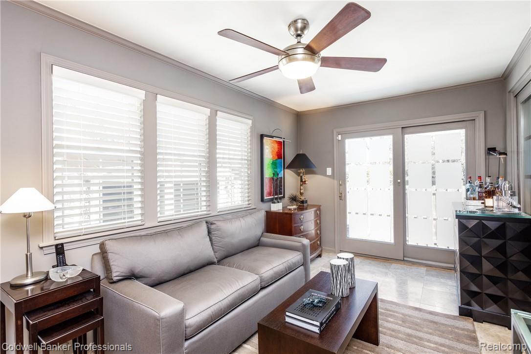 947 Washington Road Grosse Pointe, MI 48230 - Photo 24 of 36 947 Washington L028.jpg